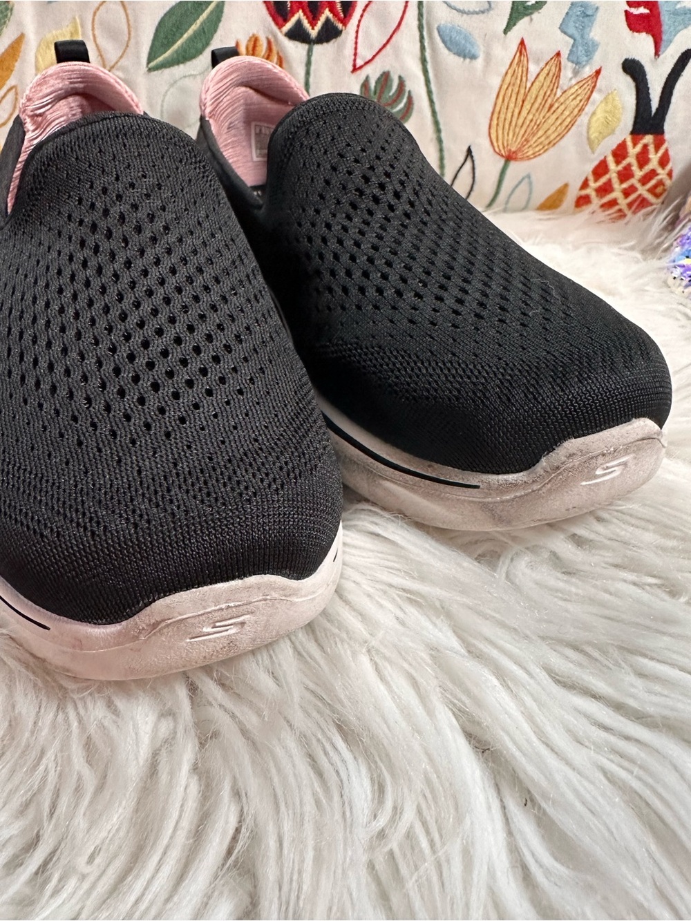 Skechers • Go Walk 7 Lightweight Slip On Sneakers - Picture 8 of 12